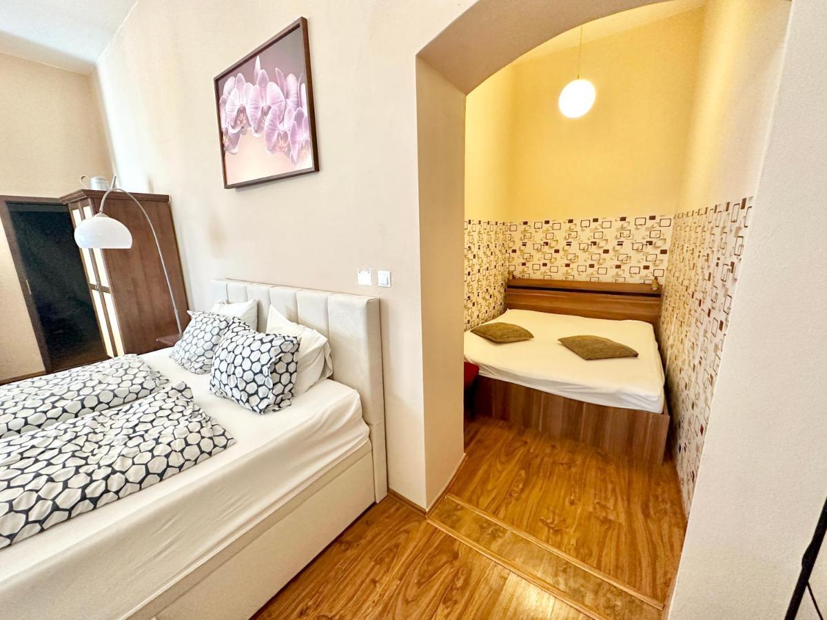 Home Away Main Square Apartment Poprad Exteriör bild