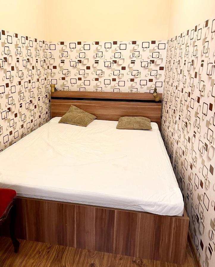 Home Away Main Square Apartment Poprad Exteriör bild