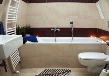 Home Away Main Square Apartment Poprad Exteriör bild