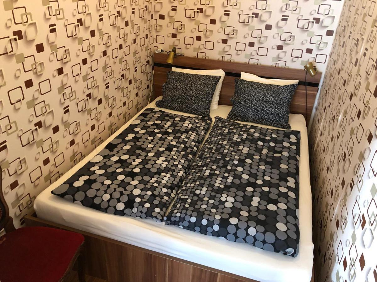 Home Away Main Square Apartment Poprad Exteriör bild