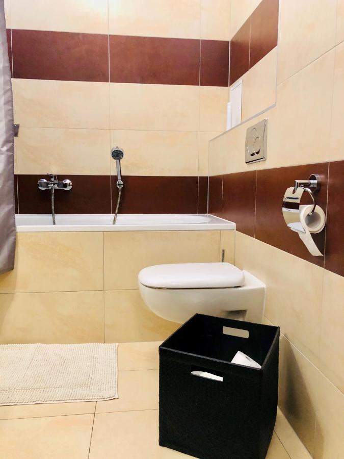 Home Away Main Square Apartment Poprad Exteriör bild